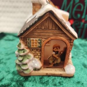 Hummel "Company's Coming" Ornament. Like New.